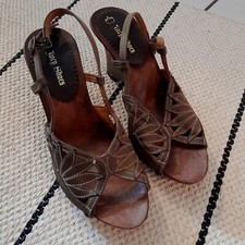 Juicy Shoes Leder Riemchen Sandalen Keilabsatz Farbe Khaki Olive Gr. 38 Clogs