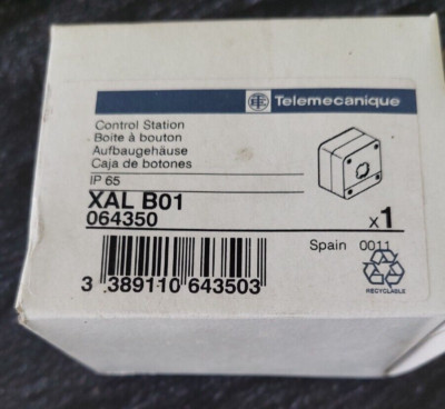 Telemecanique - Single Hole 22mm XAL-B01 Emergency Stop Button Switch Box - neu