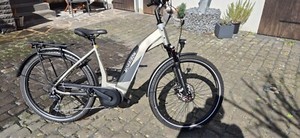 e bike , Motor Bosch , 26 Zoll Reifen , keine 25 km gelaufen , Preis VB