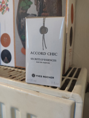 Eau De Parfum Accord Chic Yves Rocher 30 Ml Sous Blister Secrets D'essences