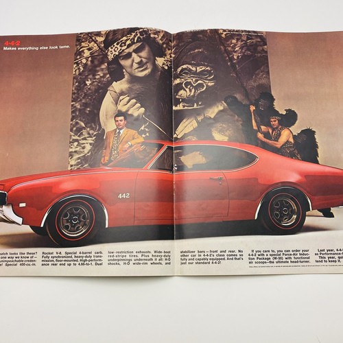 Vintage 1969 Oldsmobile Youngmobile All Models OEM New Car Sales Brochure - Picture 3 of 7