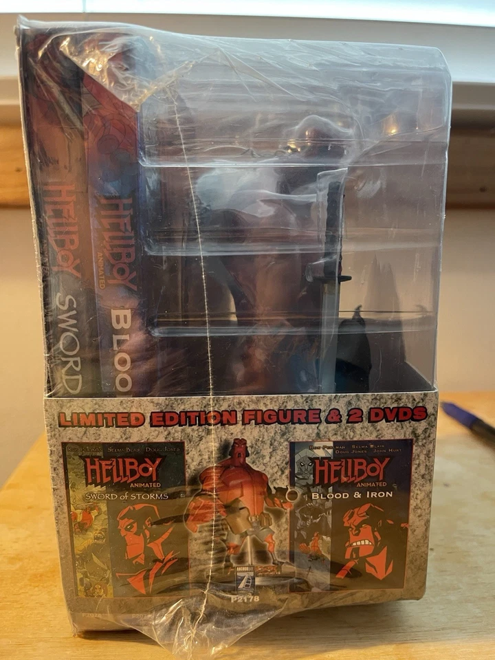 HELLBOY - LTD Edition (2 DVD SET) with Gentle Giant Figure NEW In Plastic - Image 2 of 4