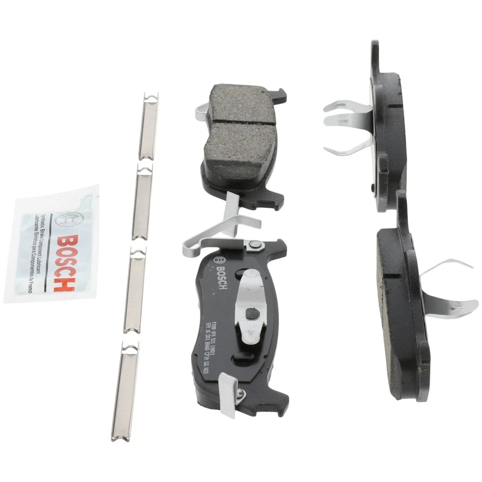 Juego de pastillas de freno traseras de 2 ruedas Bosch BC1041 para Nissan Armada TITAN Jeep QX56 Foto 2 de 4