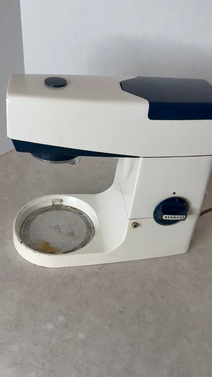 Kenwood Chef Mixer A702 Uk Vintage For Parts Runs But Is Really