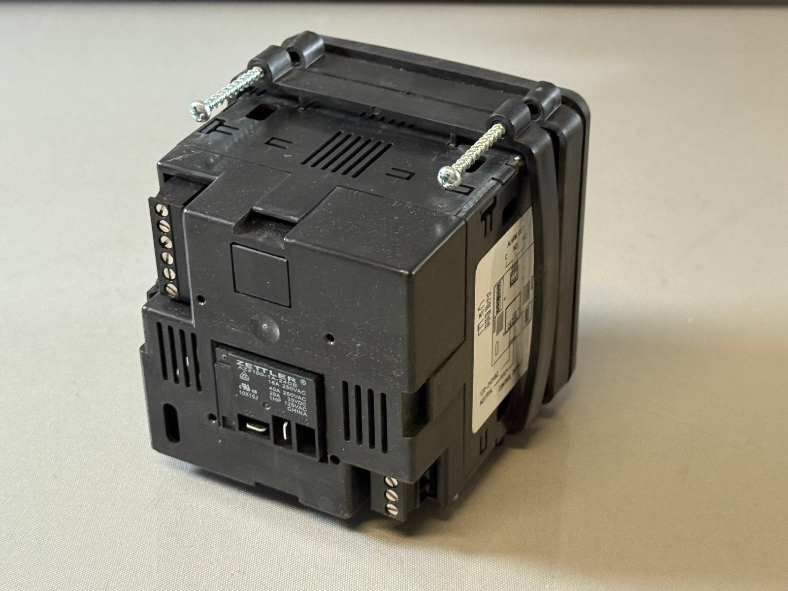 Chromalox 2110-R3000 Temperature Controller