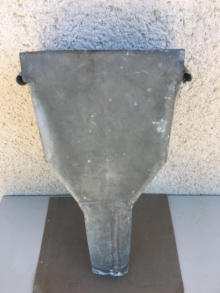 Ancien réceptacle de chéneaux / En zinc / Gouttières / Matériaux anciens - Photo 4/4