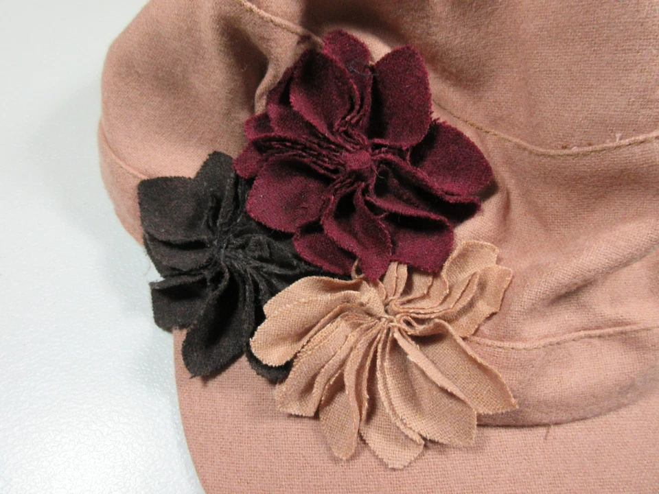 Gorra elástica SCALA PRONTO para mujer camel flores en relieve OS NUEVA CON ETIQUETAS Foto 3 de 4