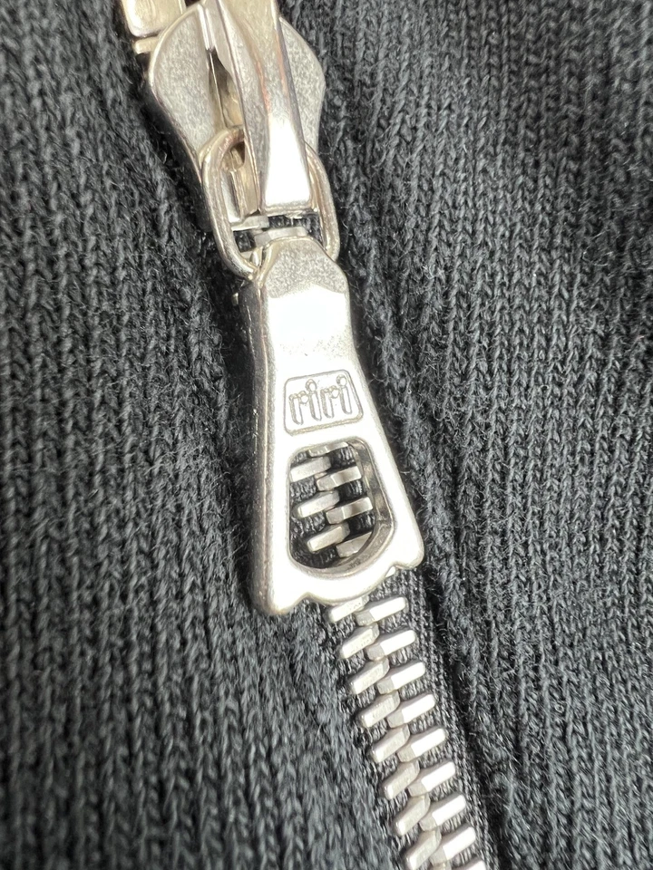 Pantalones deportivos Dries Van Noten para hombre pequeños negros Riri bolsillos con cremallera dobladillo crudo Foto 4 de 4