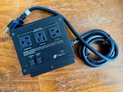 Niles AC-3 Voltage Triggered AC Power Strip   Home Theater Automation