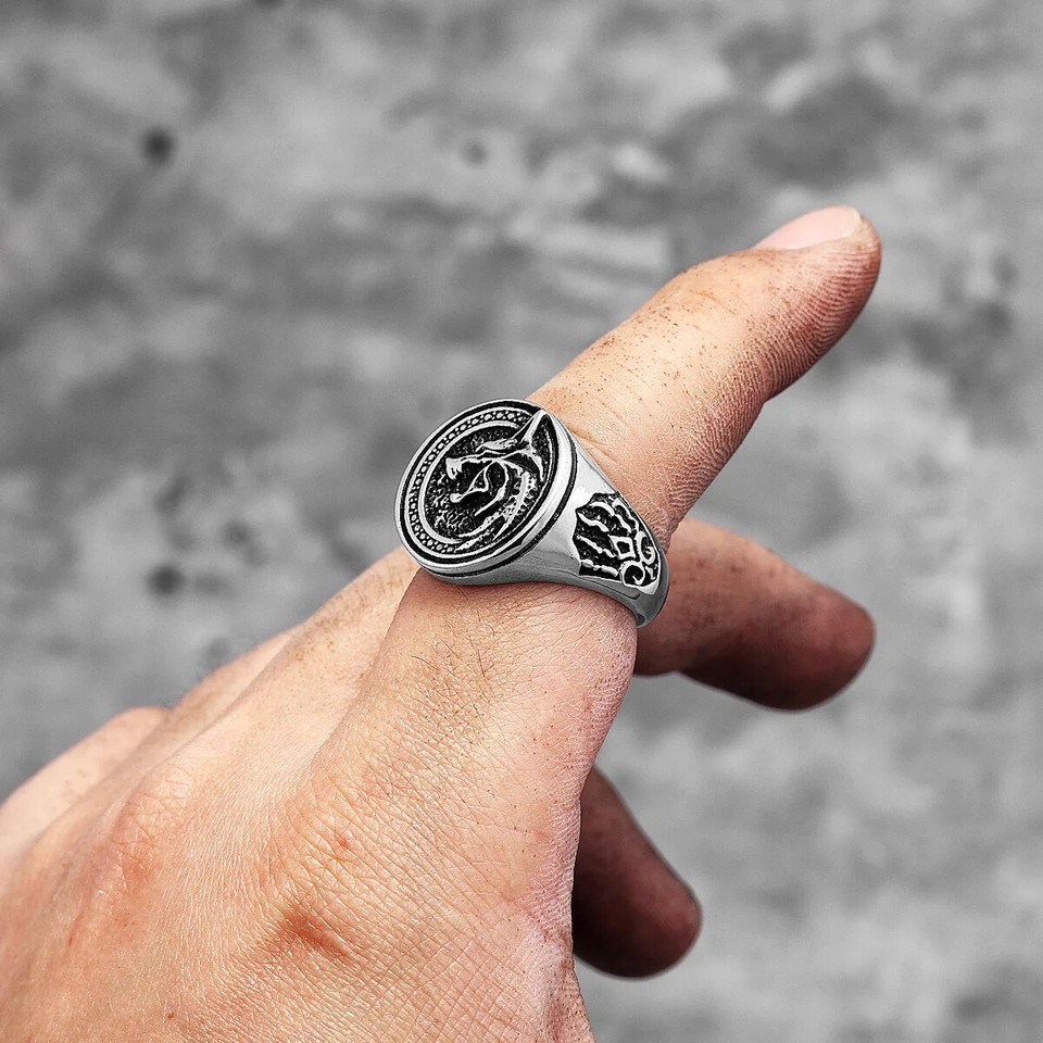 JewelryWe Men's Celtic Knot Signet Ring - Stainless Steel Vintage Biker Ring (Sizes 7-14)
