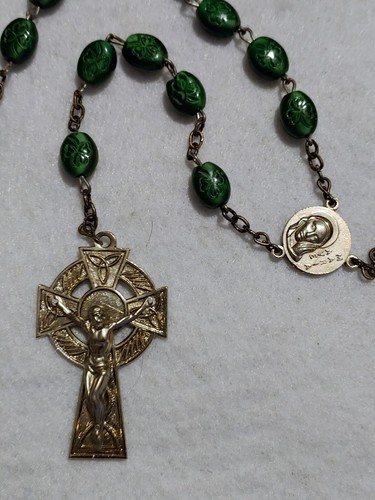 Vintage Rosary Ireland Irish glass clover beads St Patrick celtic cross - Afbeelding 1 van 11