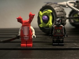 LEGO NINJAGO: Fangpyre Truck Ambush (9445) Truck and snake