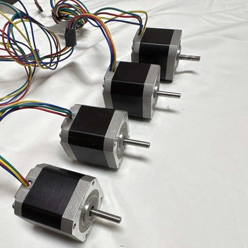 Kysan Nema 17 Stepper Motors Lot of 4 Solid Shaft 4-Wire Bipolar 1124090 1124080