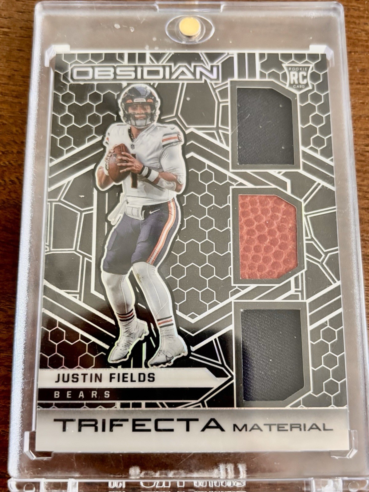 Justin Fields Panini Obsidian Trifecta Material #TMJF Base