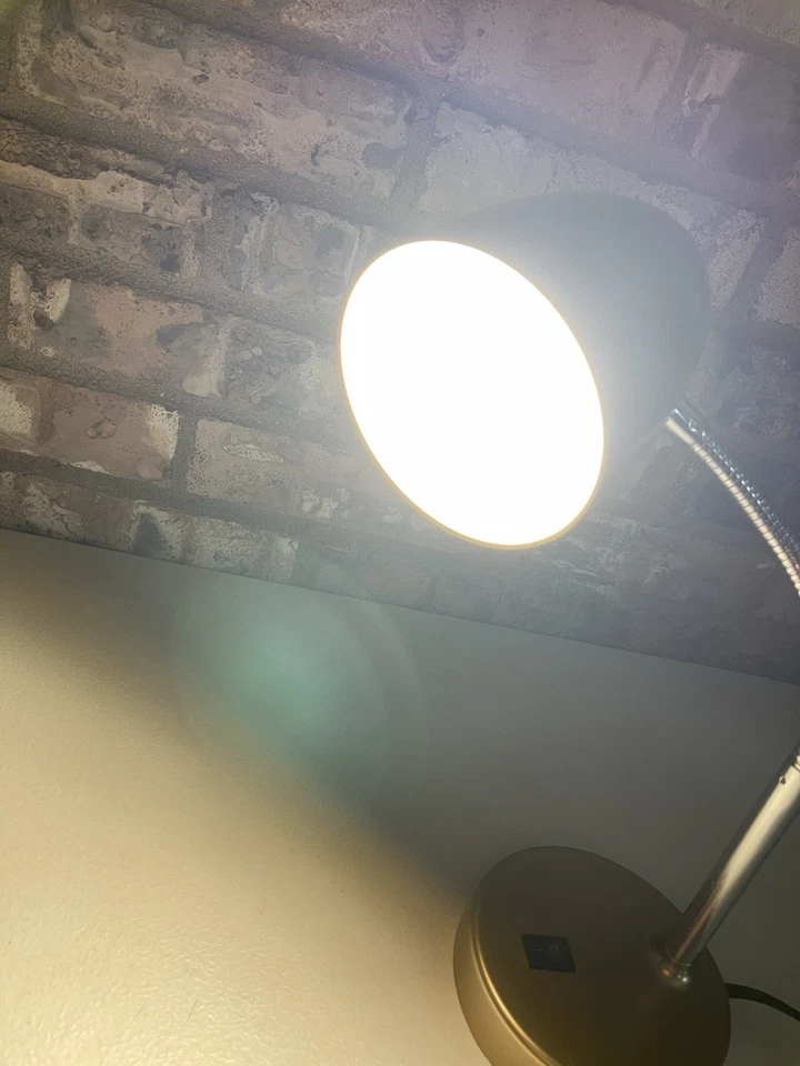 Desk Top Lamp -15 Inch Gold Plastic & Metal Flexible Gooseneck-Tested Working !! - Image 4 of 4