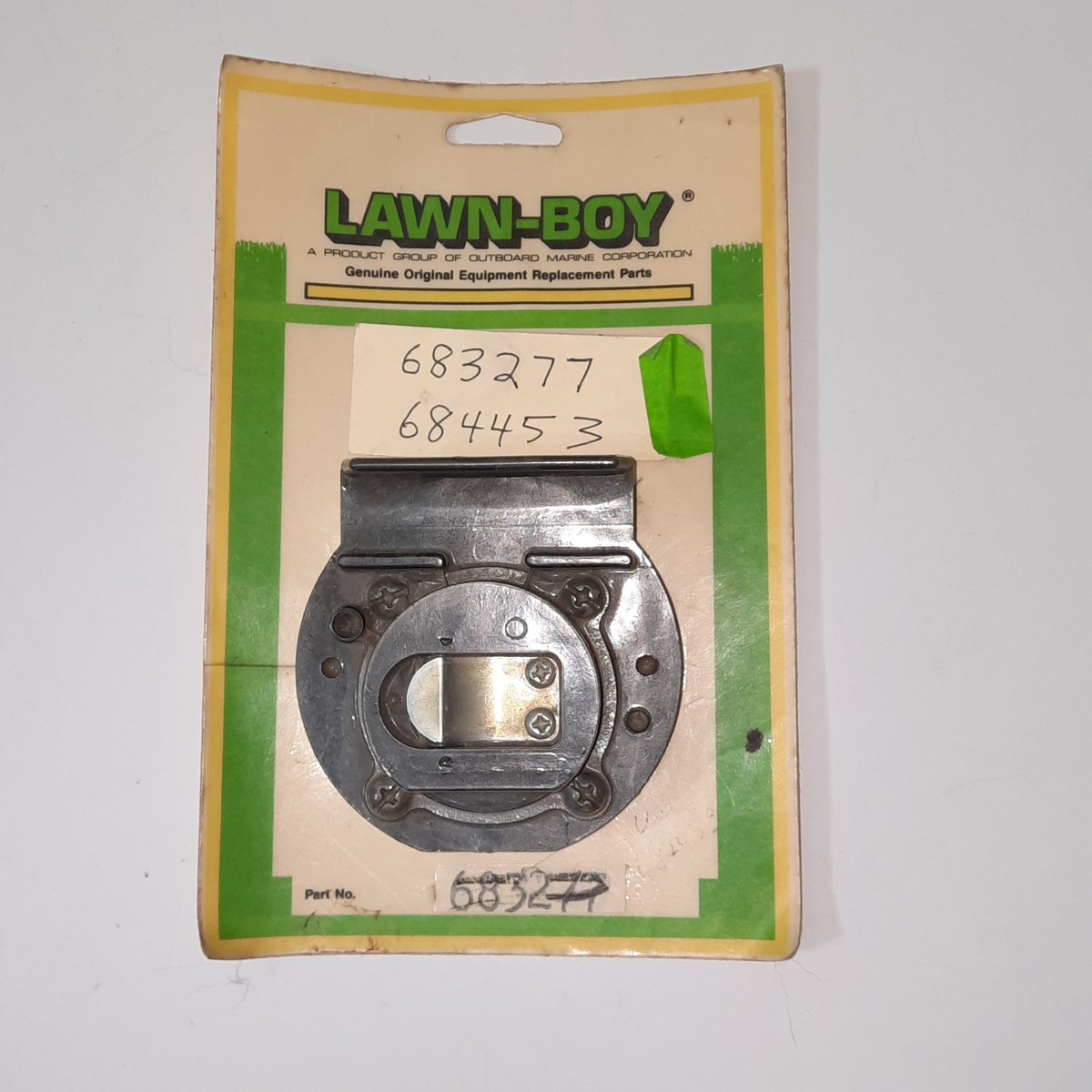 Lawn-Boy Grass Trimmer Carburetor Mounting & REED PLATE Assembly