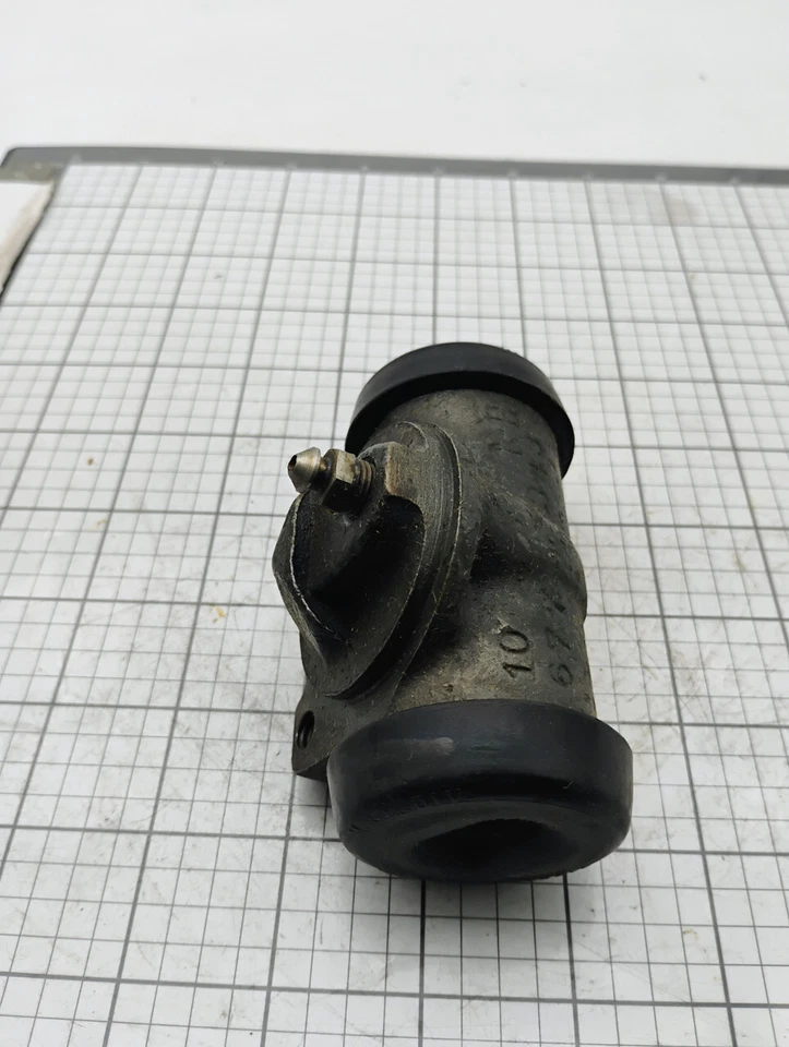 Cilindro rueda trasera izquierda Plymouth 1939-42 Mopar 678324 nuevo hecho en EE. UU. Foto 4 de 4