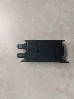 MI→6 Truck Topper or Camper Shell Fuse Box