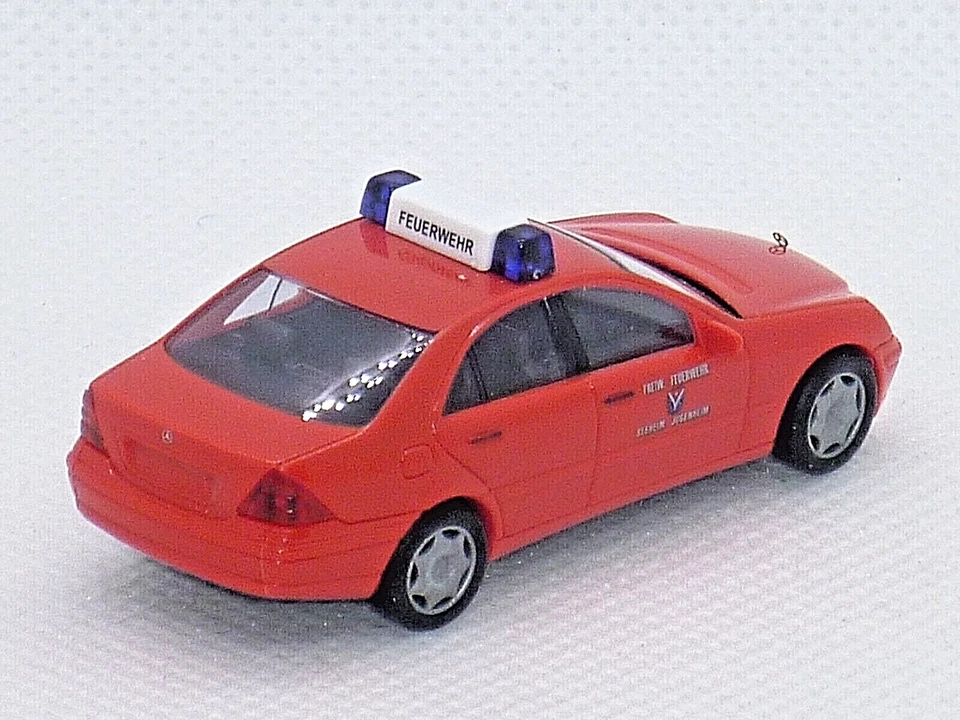 BUSCH  MERCEDES Classe C "pompiers" en HO 1:87eme - Photo 2/2