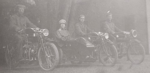 INDIAN MOTORCYCLEs - one side car - real photo - POST CARD - listing #5293 - Picture 5 of 10