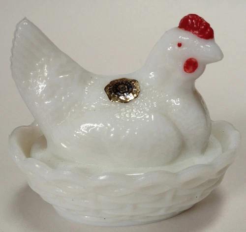 Vintage Westmoreland Small Milk Glass Hen Chicken On Nest Eapg W/ Sticker