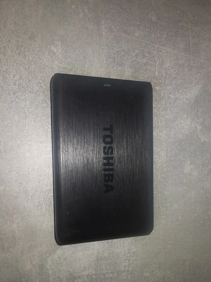 Toshiba Festplatte extern 2 TB voll funktionsfähig