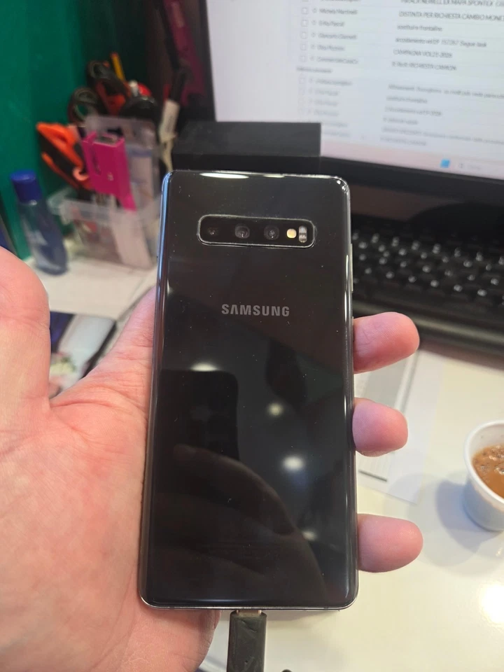 Samsung Galaxy S10+ · 128GB, foto 2 di 5