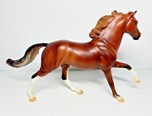 Breyer Horse Chardonnay Chestnut #711518 BreyerFest 2022 carrera especial - Imagen 8 de 17