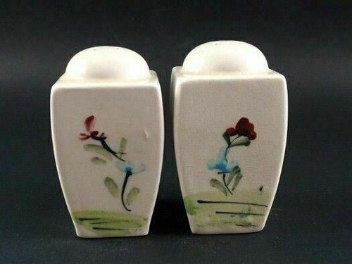 Vintage Rooster Pottery Salt & Pepper Shakers - Picture 2 of 3