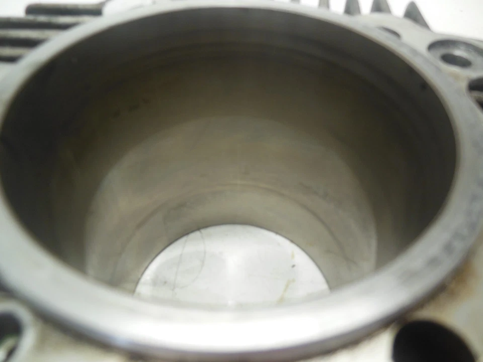 EE34 Ducati Monster 800 S 2003 Horizontal Cylinder Good w Piston 12020851A - Image 4 of 4