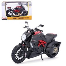 Ducati Diavel Carbon Scala 1:12 Modellino Moto Metallo Maisto Collezione