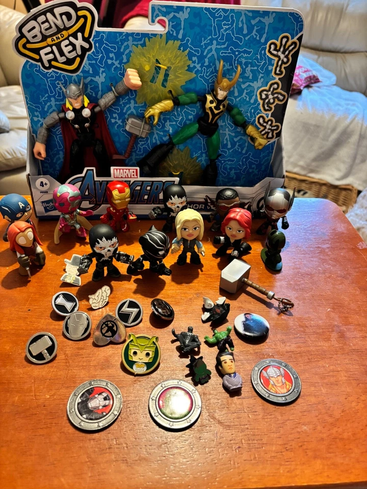 LOTE DE MARAVILLA DE CABEZAS DE BOBBLE SUELTAS, ALFILERES, FIGURAS, MONEDAS Y New Bend & Flex Thor con Foto 2 de 3