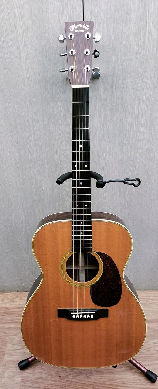MARTIN 000-28 acoustic guitar