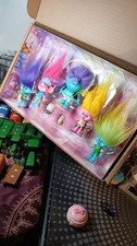 Dreamworks Trolls Band Together Toys, Best of Friends Pack 5 Small Dolls Accs