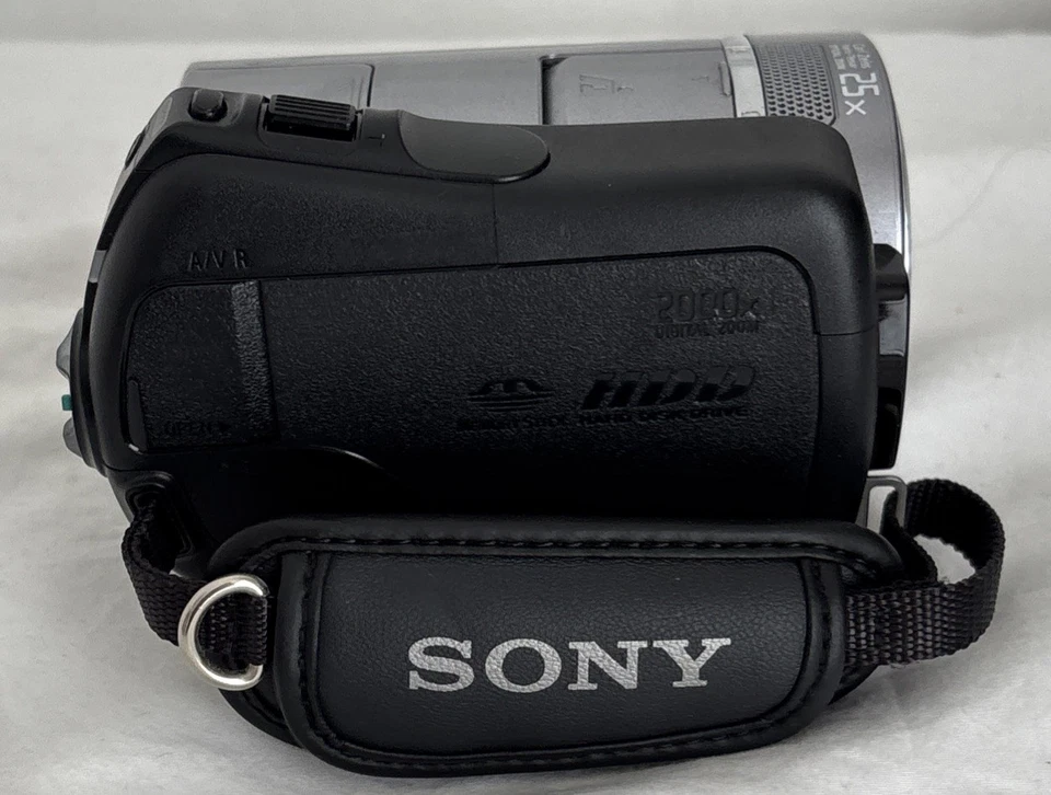 Sony Handycam DCR-SR55E Handheld 40GB HDD Camcorder Nightshot Plus Made In Japan - Image 4 of 4
