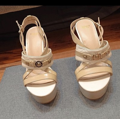 Versace Jeans Couture Keilsandalette in Beige und Weiß  Größe 36