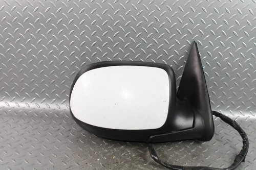 03-06 Suburban *SCUFFS* White Passenger Right RH Power Door Mirror OEM Factory