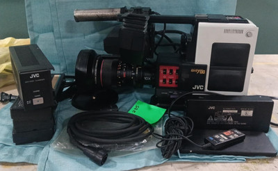 JVC GX-S700 JVC Pro Color Stereo Video Camera High-Band SATICON 10:1 Servo Zoom