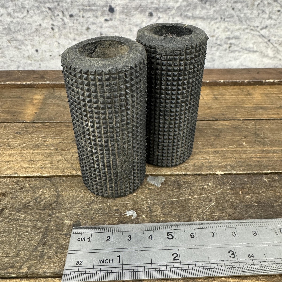 Vintage BMX Freestyle Pegs Pair Black Axle Grinder Plastic 4in
