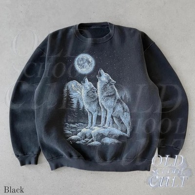 Wolf Howling Sweatshirt Vintage Style Animal Graphic