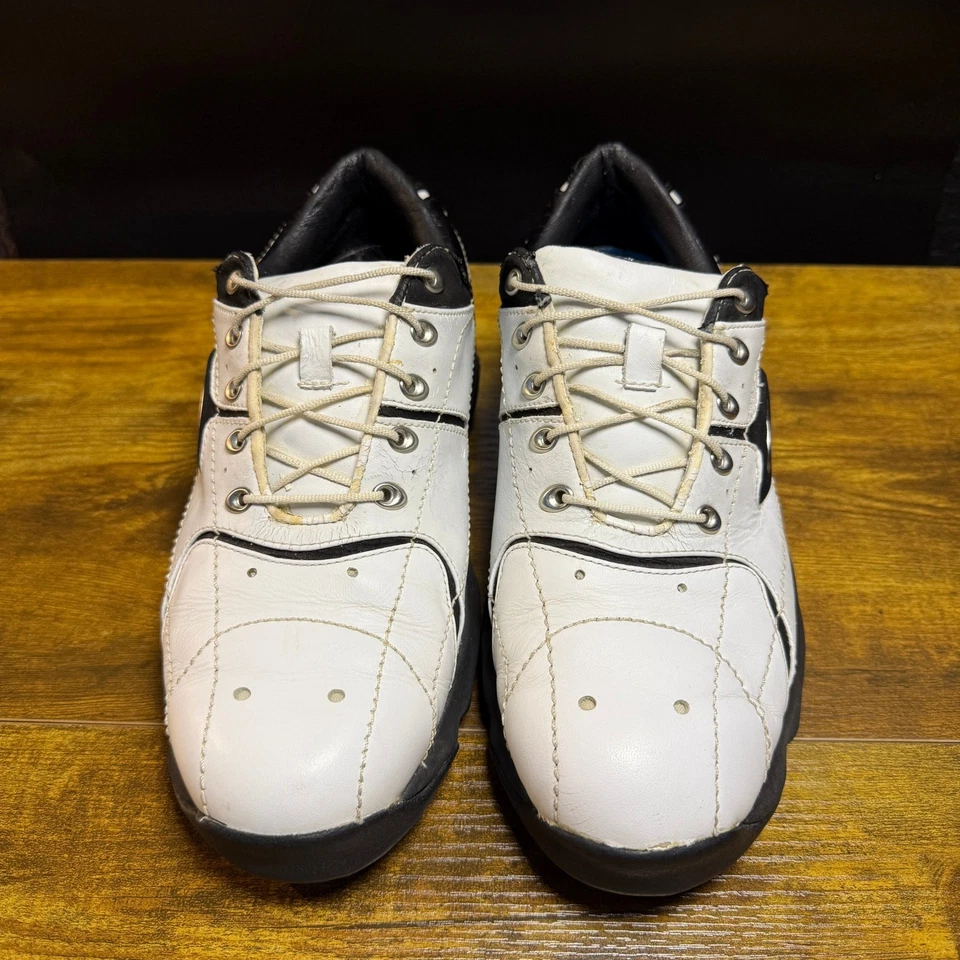 Tênis de golfe Oakley branco preto couro cano baixo com cadarço masculino tamanho 8.5 - Imagem 2 de 4