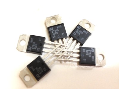 BTB06-400B TRIAC-400VRM 10A BY ST 1 PIECE