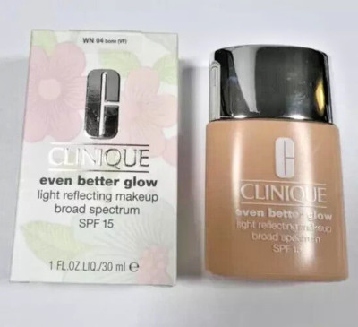 Clinique Even Better Glow Spf 15 Light Reflecting Make Up - WN 04 BONE 1 oz