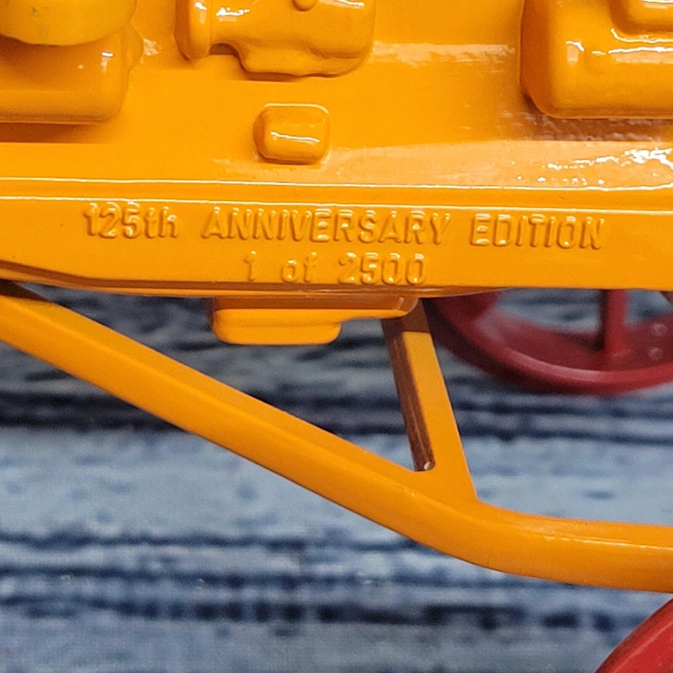 De colección 1/16 Speccast Minneapolis Moline con tractor diecast frontal 1 de 2500 amarillo  Foto 3 de 4