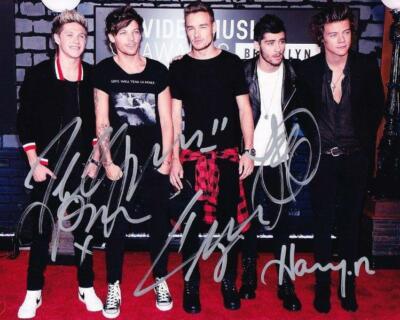 REPRINT - ONE DIRECTION Harry Styles Signed 8 x 10 Photo Poster Man Cave