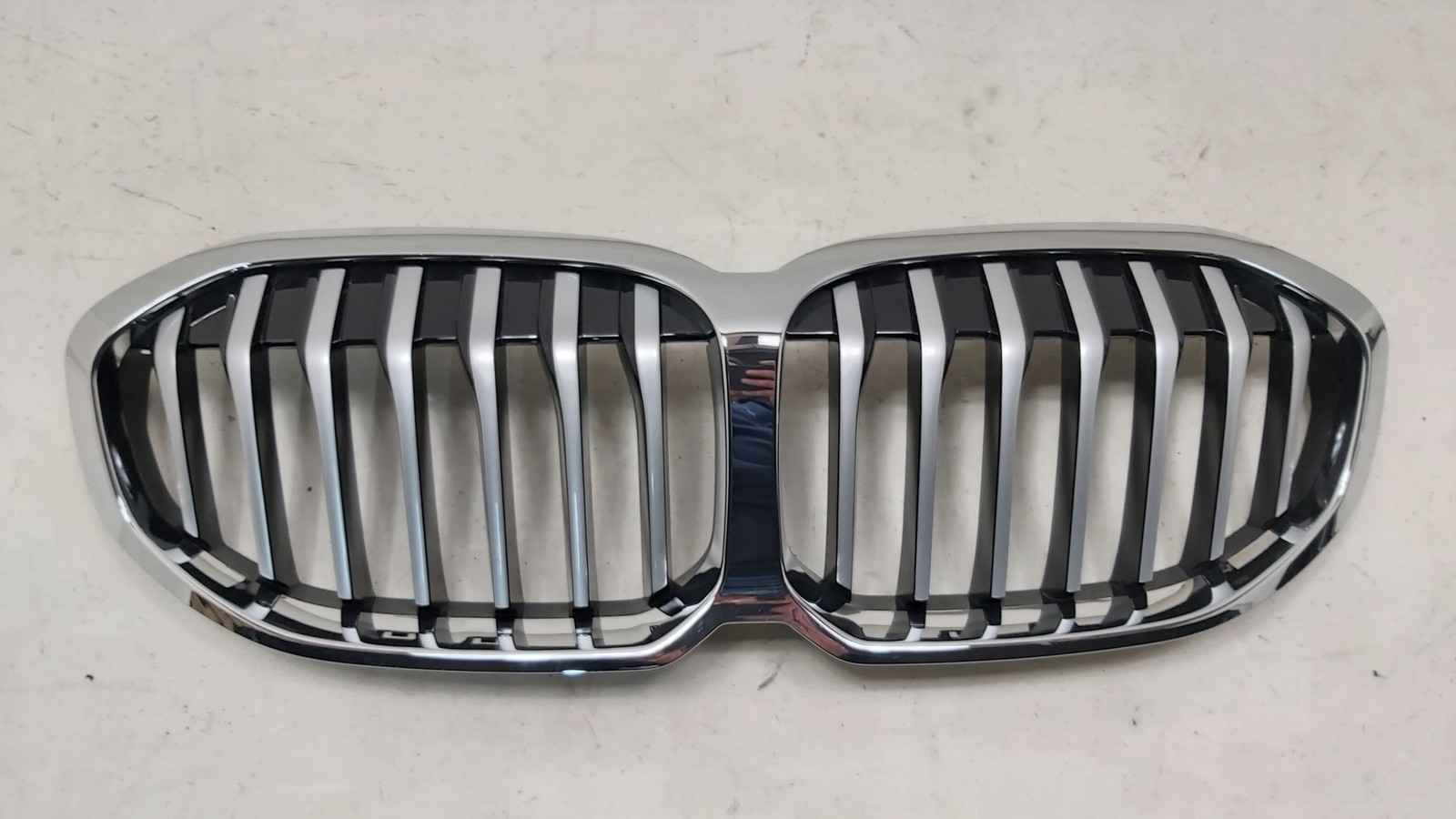 BMW 1er F40 Kühlergrill Ziergitter links rechts Gitter Grill Basis 
