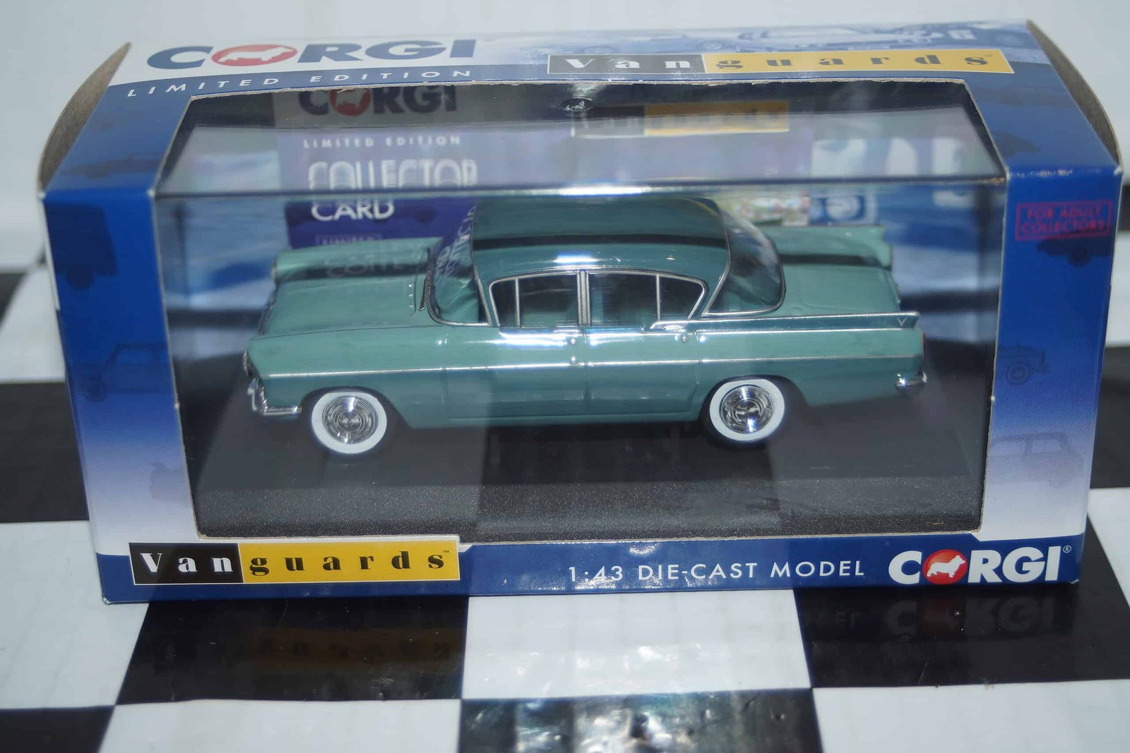 Vanguards Corgi Vauxhall PA Cresta Two Tone Green VA06412 1:43 Scale