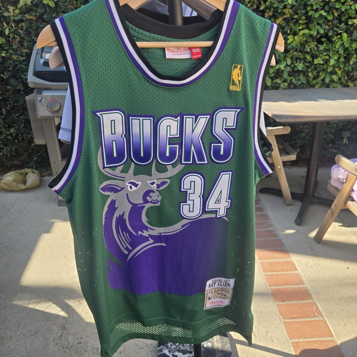 Mitchell & Ness Milwaukee Bucks Ray Allen Throwback Jersey 1996-97