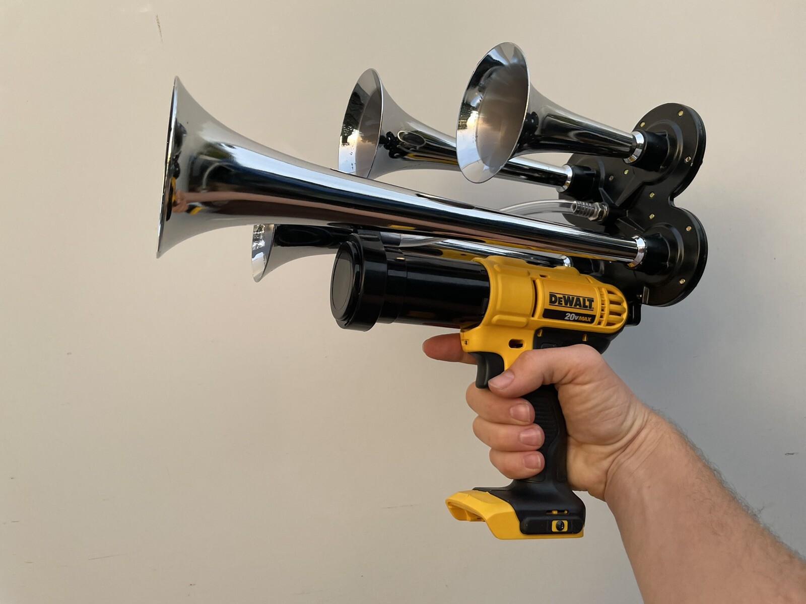 DeWalt Quad Train Horn Compressor Driven POWER HORNS ® eBay