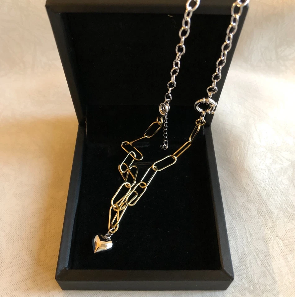 Collar de eslabones con eslabones envolventes de corazón de amor de plata de ley 925 enchapado en oro de 18 quilates Foto 3 de 4